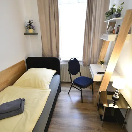 Am Schloss 15 Apartment *